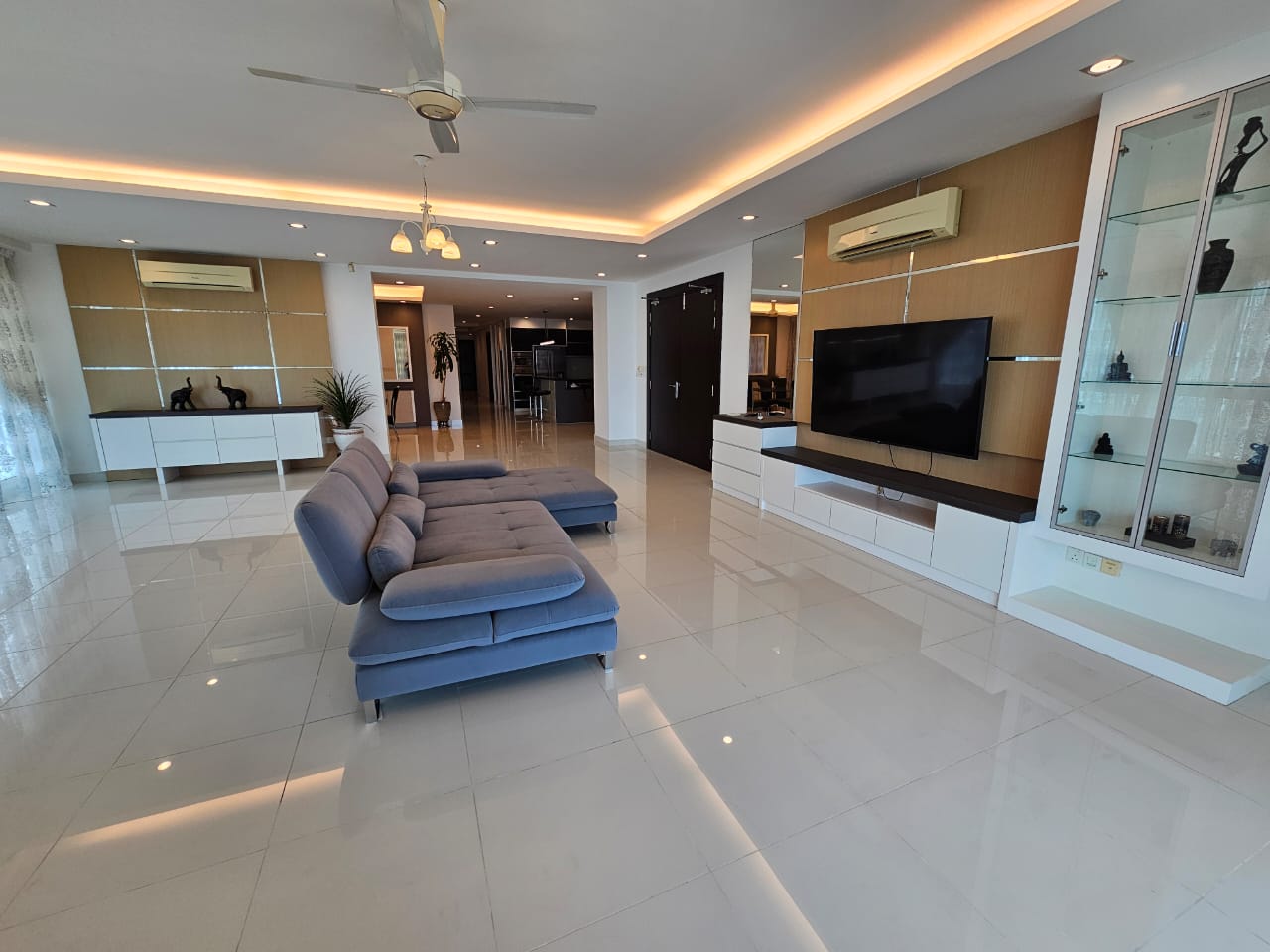 Gurney Paragon Condominium For Rent