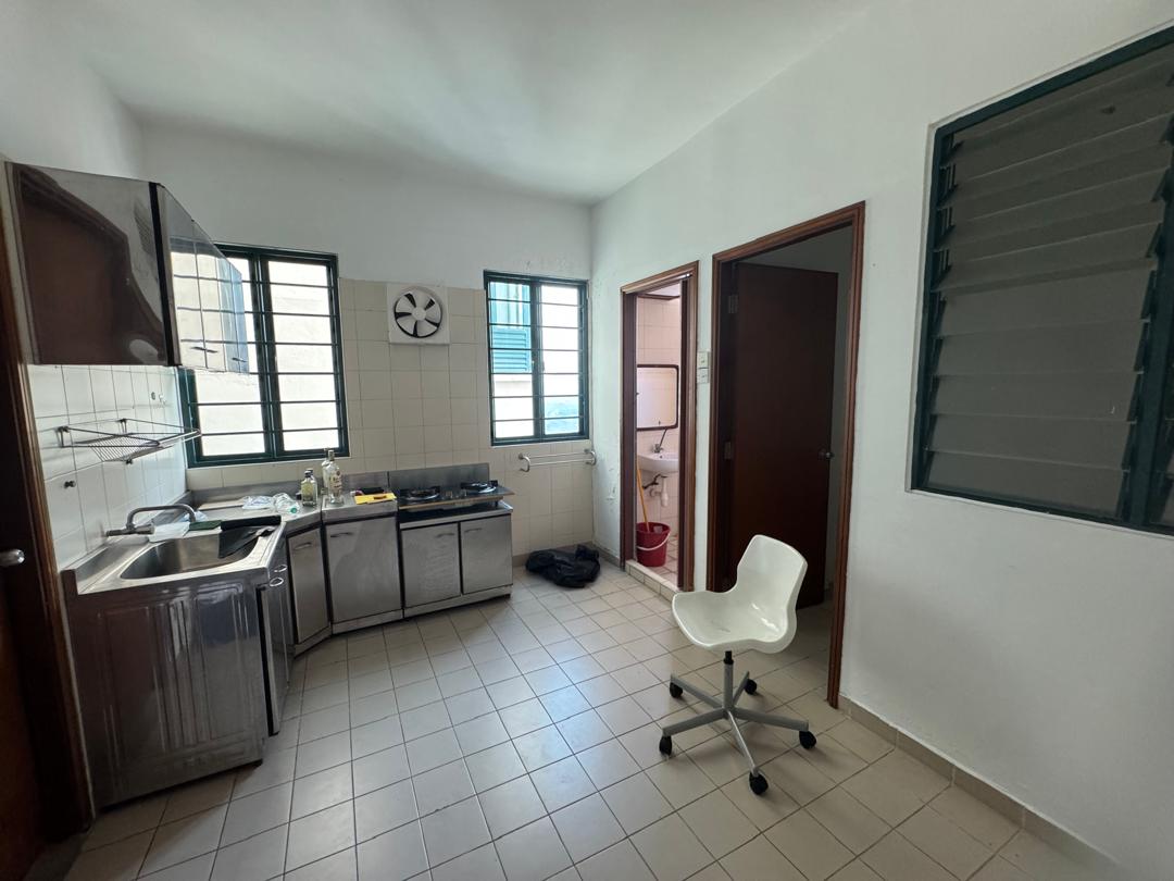 The Rengency Condominium For Rent
