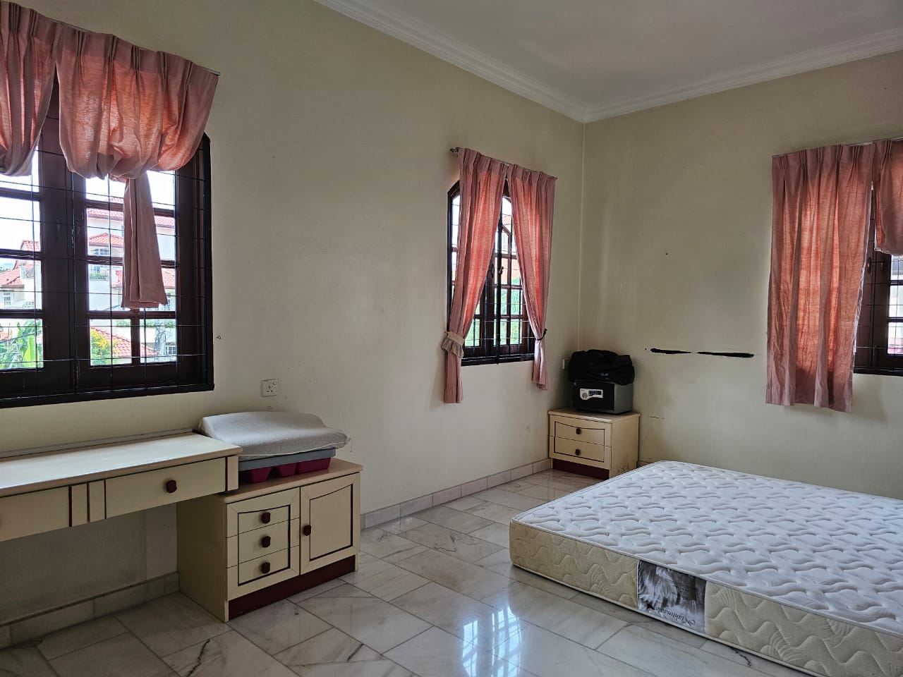 Minden Heights Bungalow For Sale