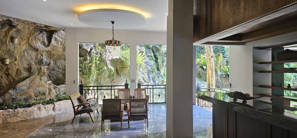 Batu Ferringhi Hilltop Bungalow For Sale | 7600sqft | 4+1R6B | RM924.82/sqft