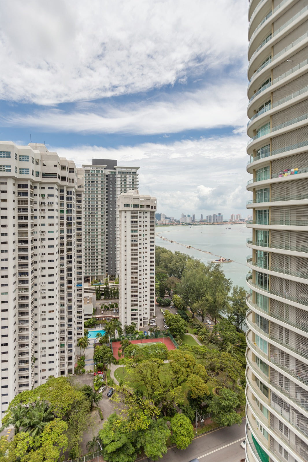 8 Gurney (The Shore Condominium) For Sale
