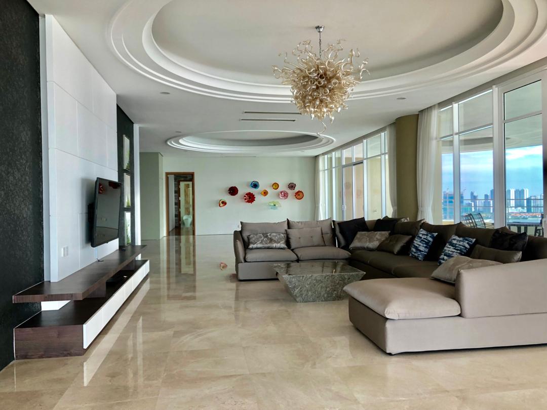 8 Gurney (The Shore Condominium) For Sale