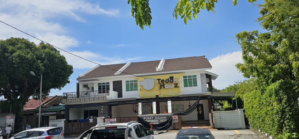 Bukit Jambul Landed House For Sale