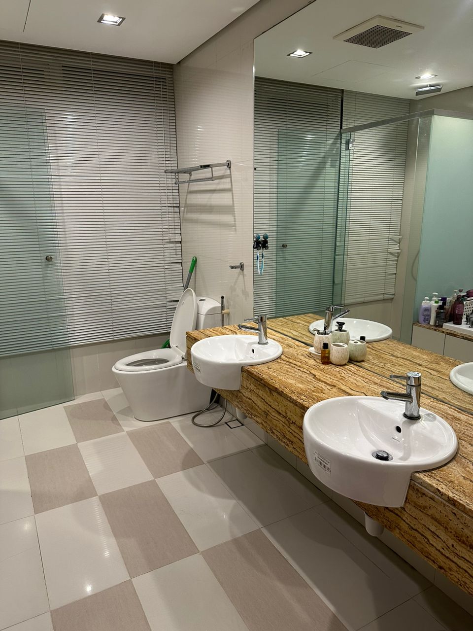 Central Park Condominium For Rent