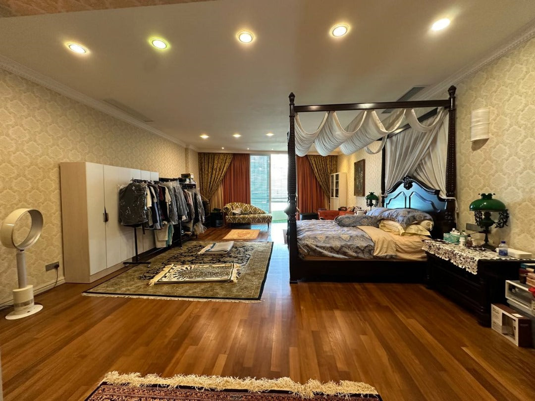 8 Gurney (The Shore Condominium) For Sale