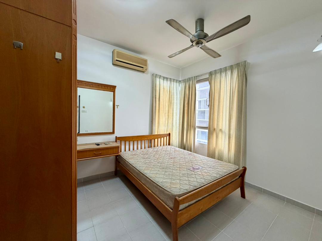 Gurney Park Condominium For Sale | 900sqft | 3R2B | RM755.56psf