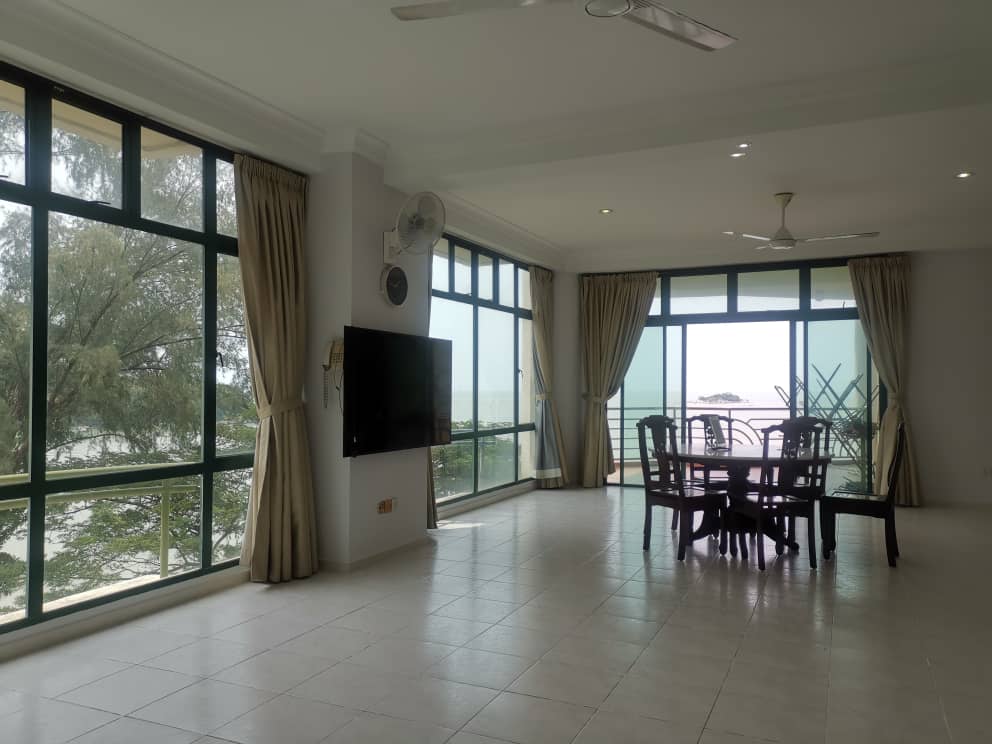 Sri Golden Bay Condominium For Sale | 2300sqft | 3+1R4B | RM826.09psf