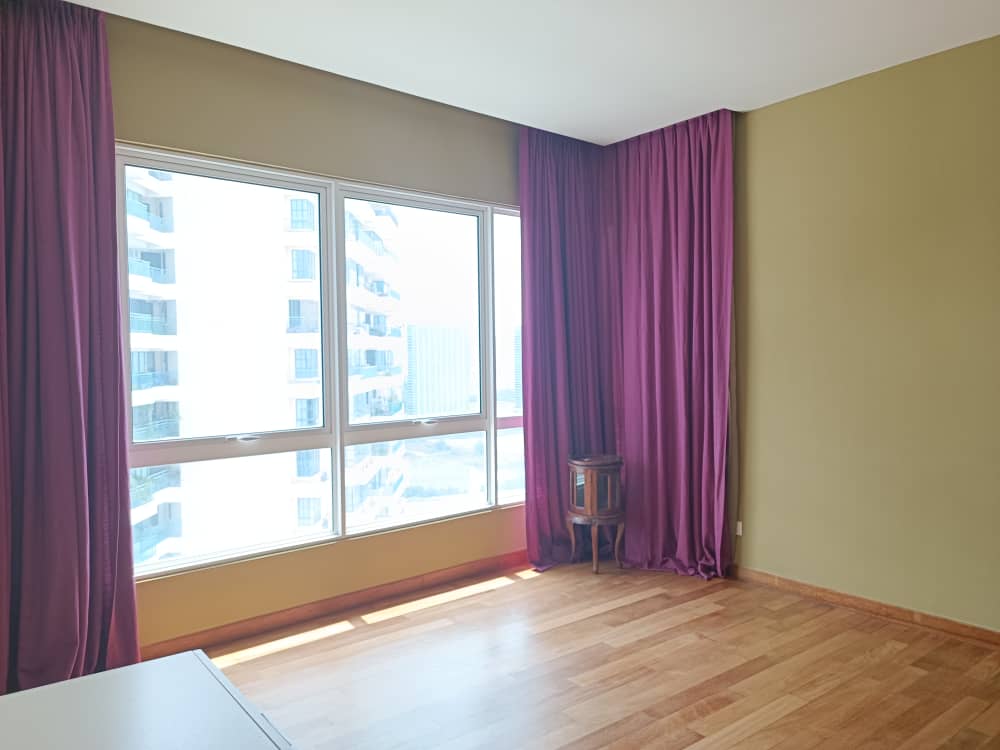 Gurney Paragon Condominium For Sale
