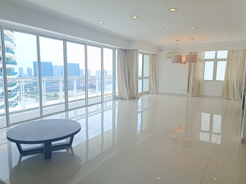 Gurney Paragon Condominium For Sale