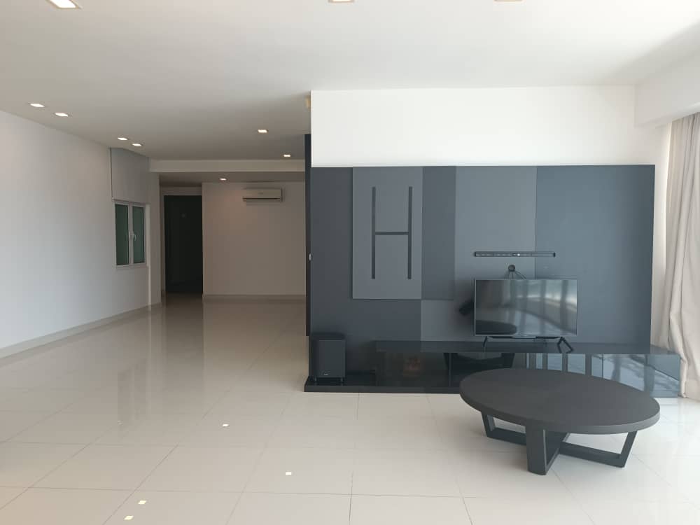 Gurney Paragon Condominium For Sale