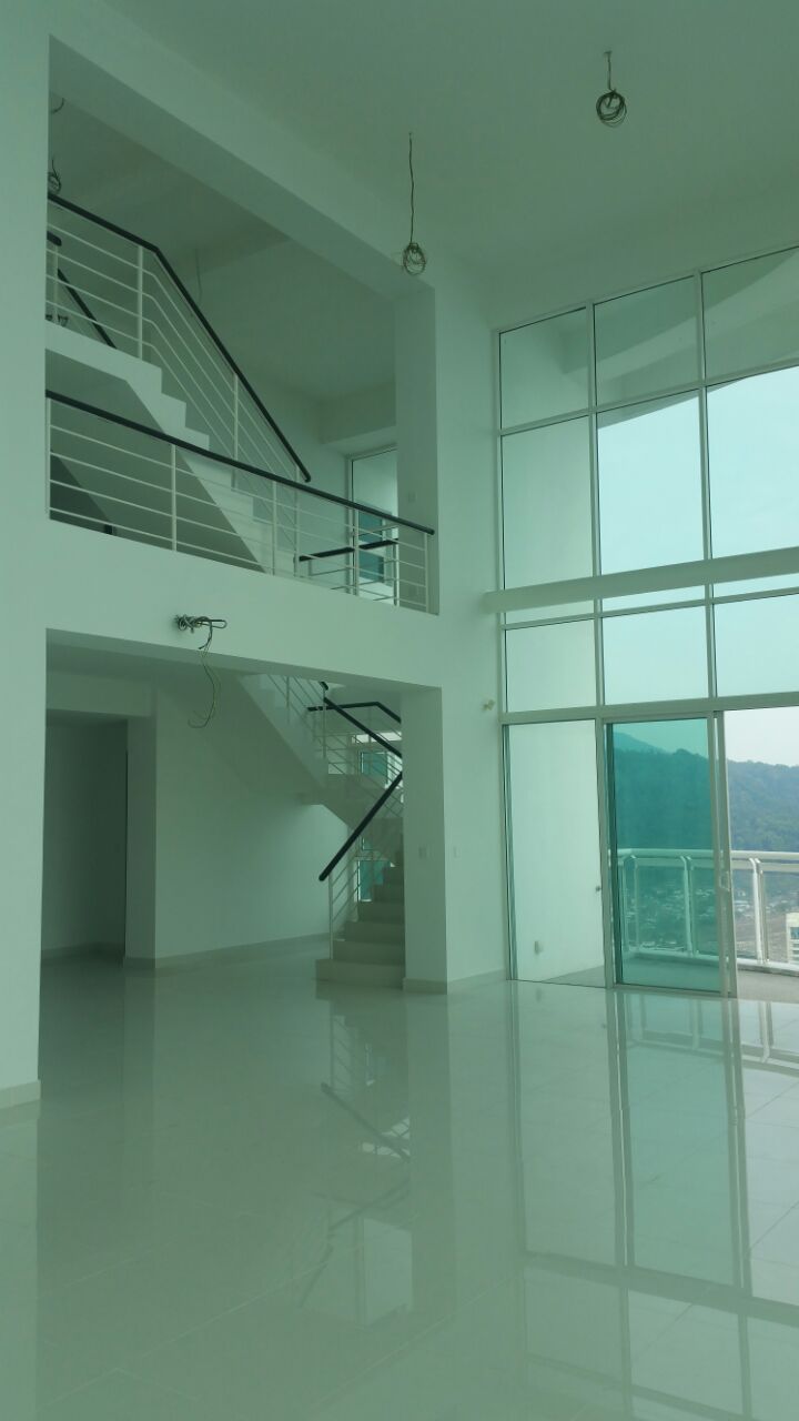 Gurney Paragon Condominium For Sale