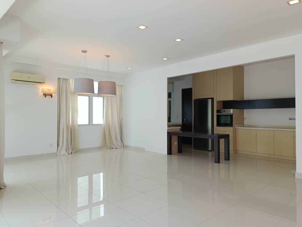 Gurney Paragon Condominium For Sale