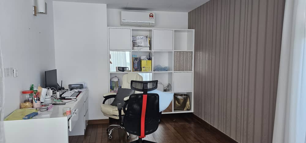 Gurney Paragon Condominium For Sale