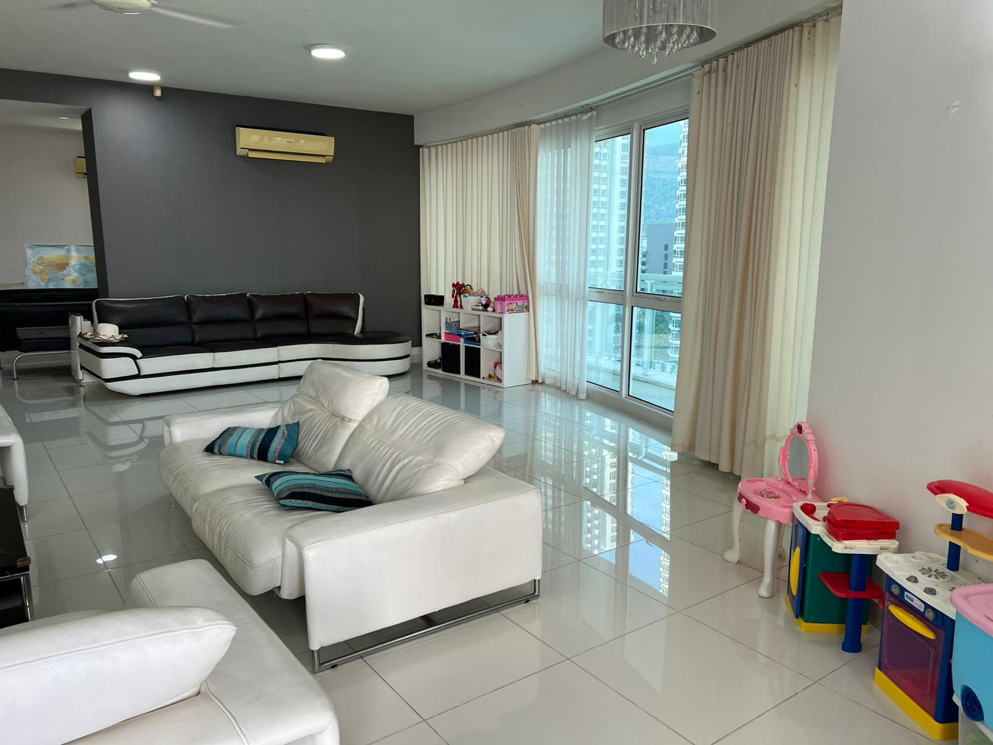 Gurney Paragon Condominium For Sale
