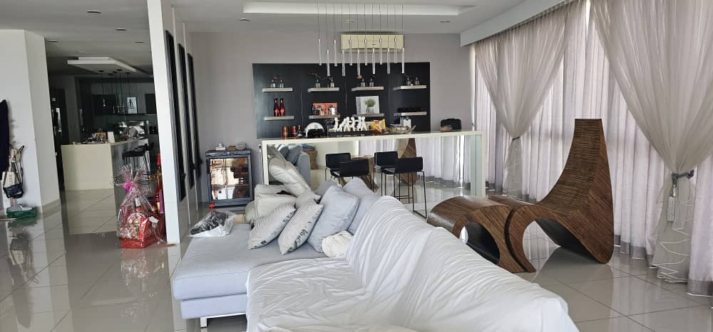 Gurney Paragon Condominium For Sale