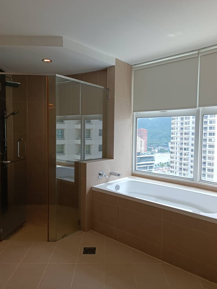 Gurney Paragon Condominium For Sale