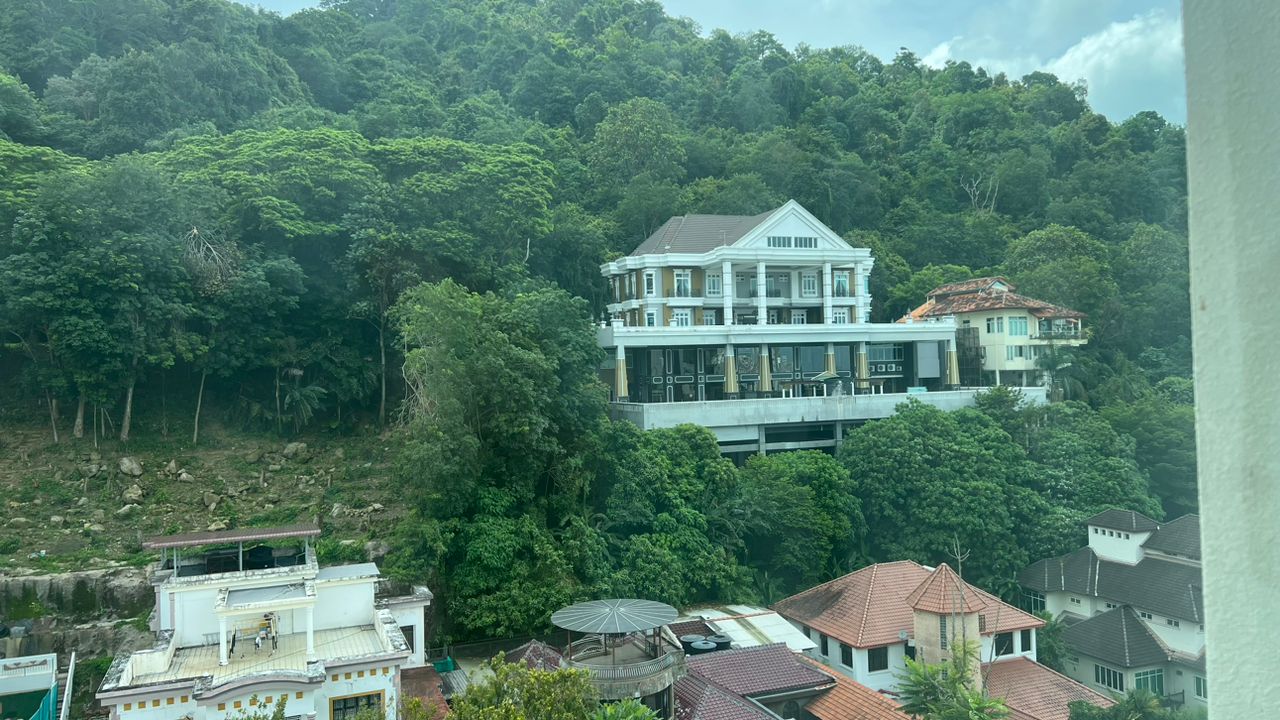 Hillcrest Residence For Rent