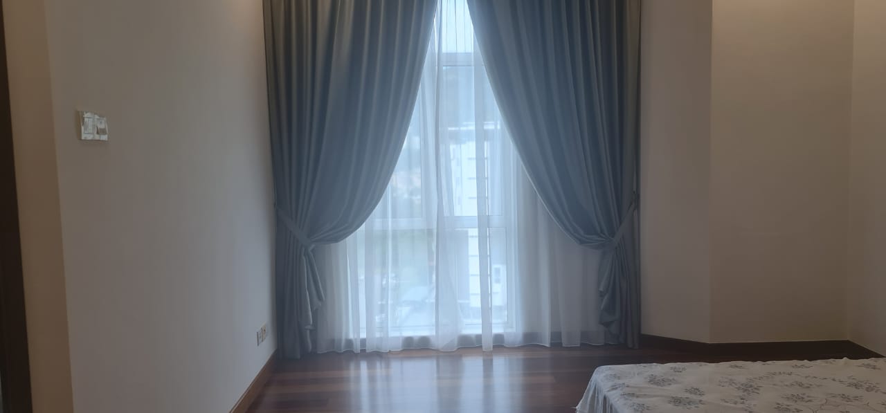 Hillcrest Residence For Sale