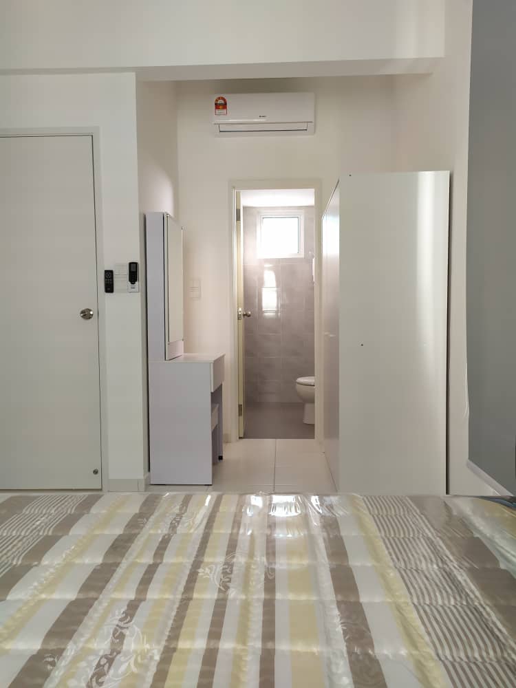 I-Santorini Condominium For Sale