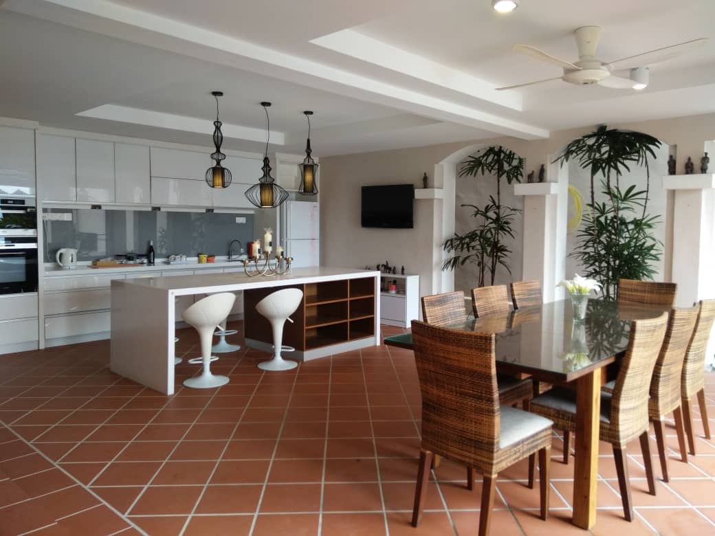 Moonlight Bay Condominium For Rent