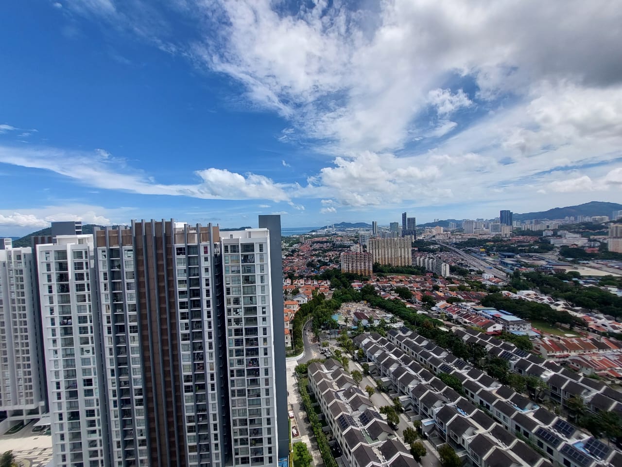 N-Park Condominium For Sale | 700sqft | 3R2B | RM514.29psf