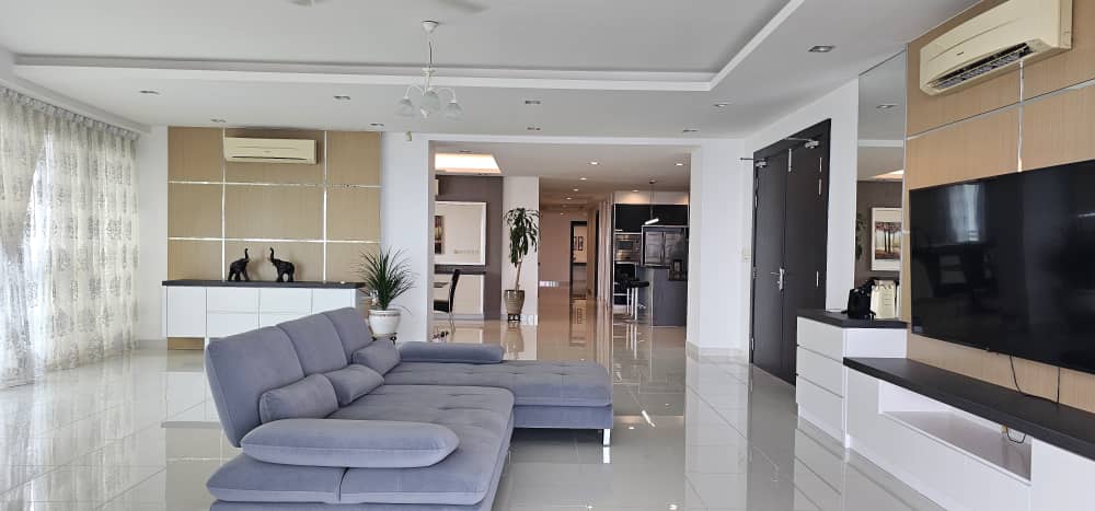 Gurney Paragon Condominium For Sale