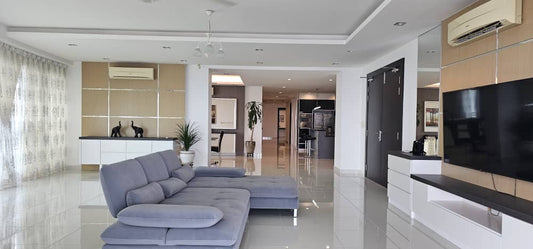 Gurney Paragon Condominium For Sale