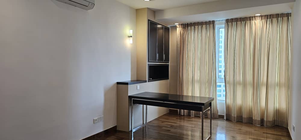 Gurney Paragon Condominium For Sale