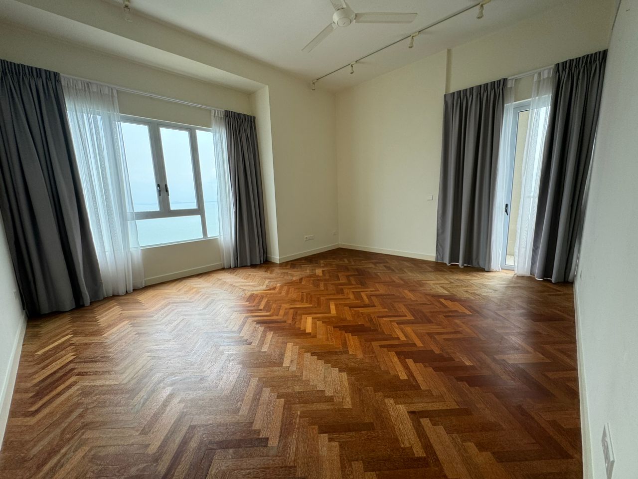 Andaman @ Quayside Condominium For Rent