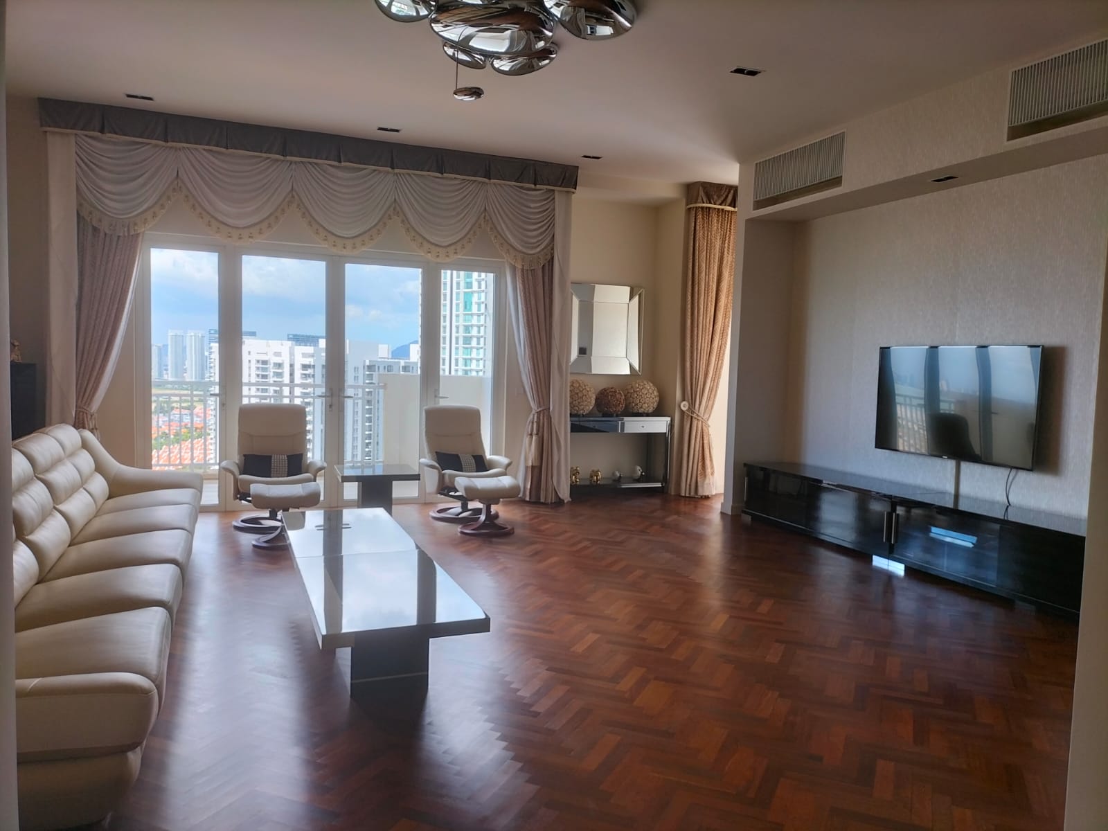 Quayside Condominium For Rent
