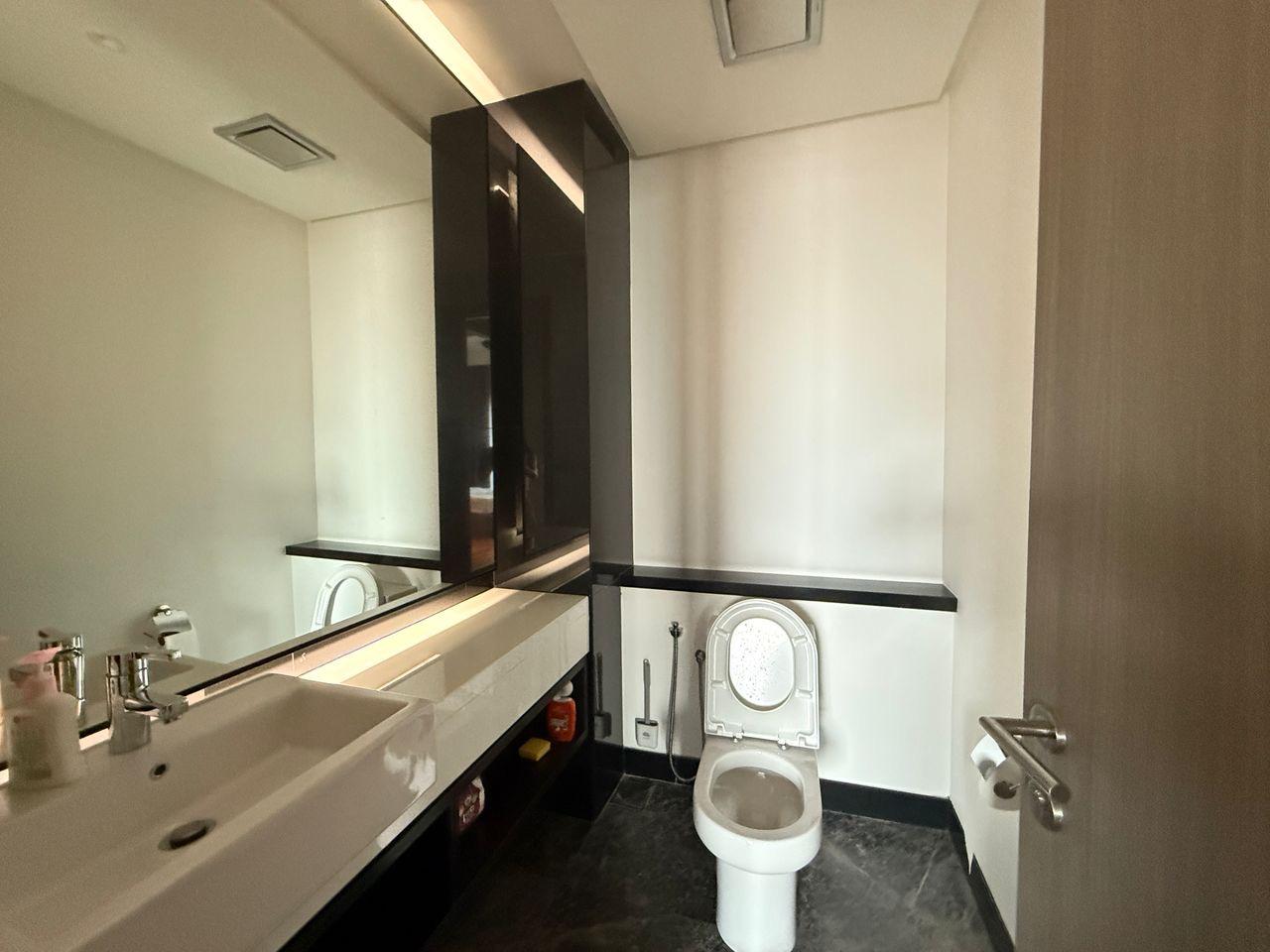 Straits Residences Condominium For Sale
