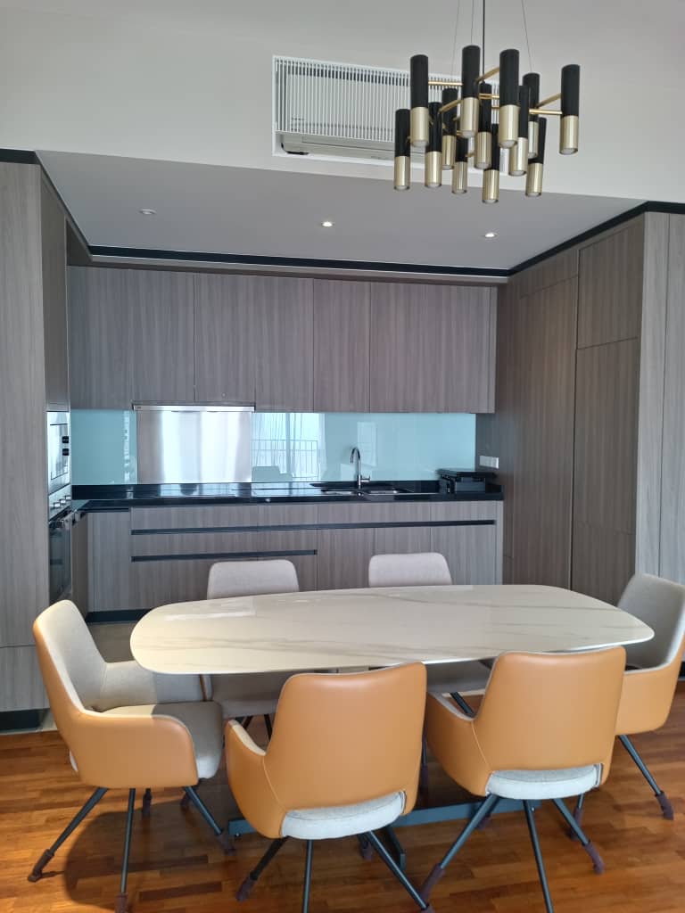 Straits Residences Condominium For Sale