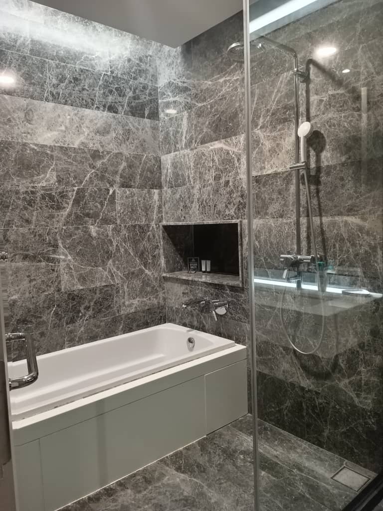 Straits Residences Condominium For Sale