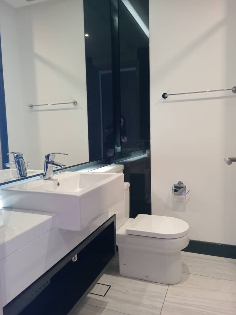 Straits Residences Condominium For Sale