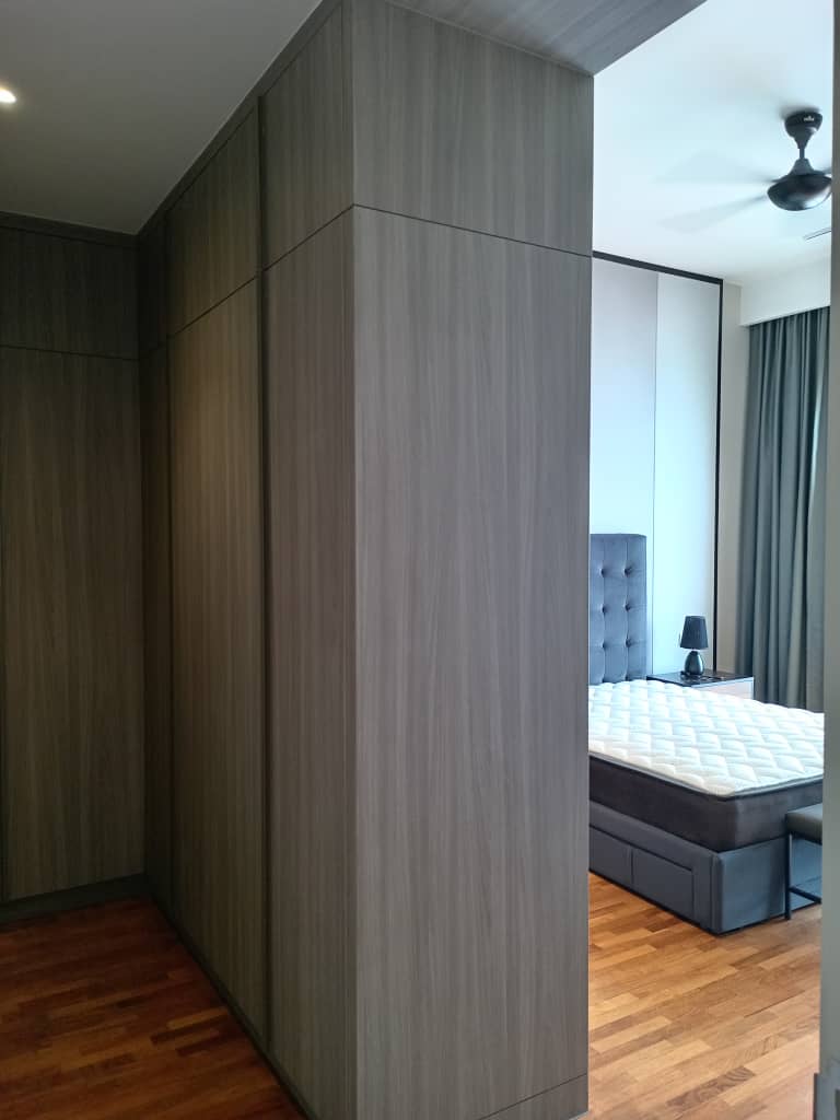 Straits Residences Condominium For Sale