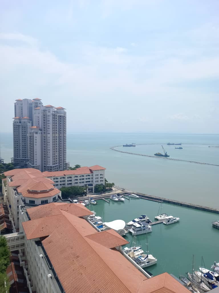 Straits Residences Condominium For Sale