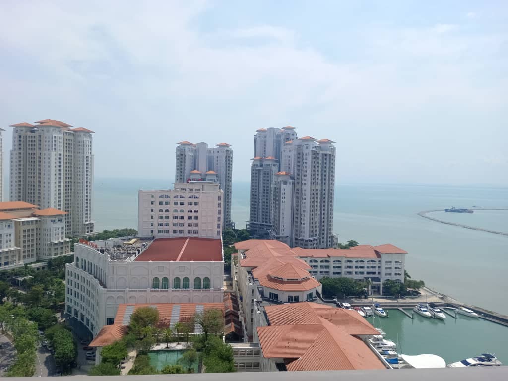 Straits Residences Condominium For Sale