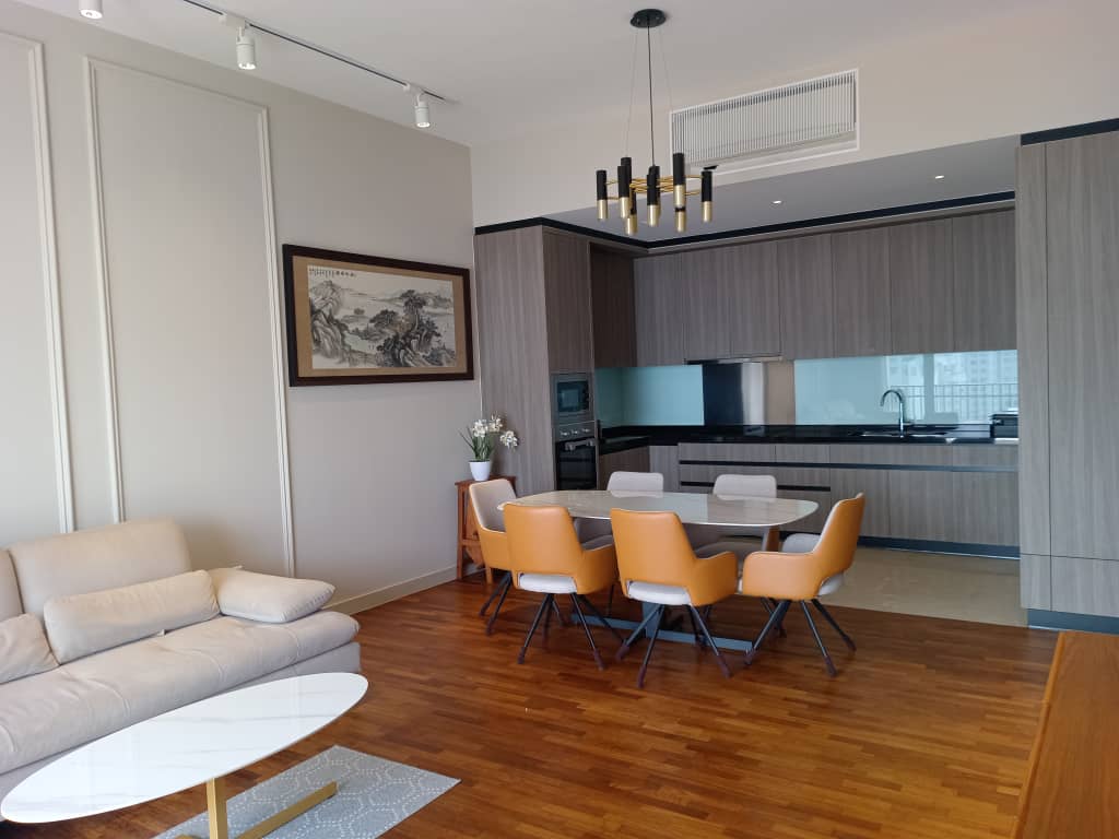 Straits Residences Condominium For Sale