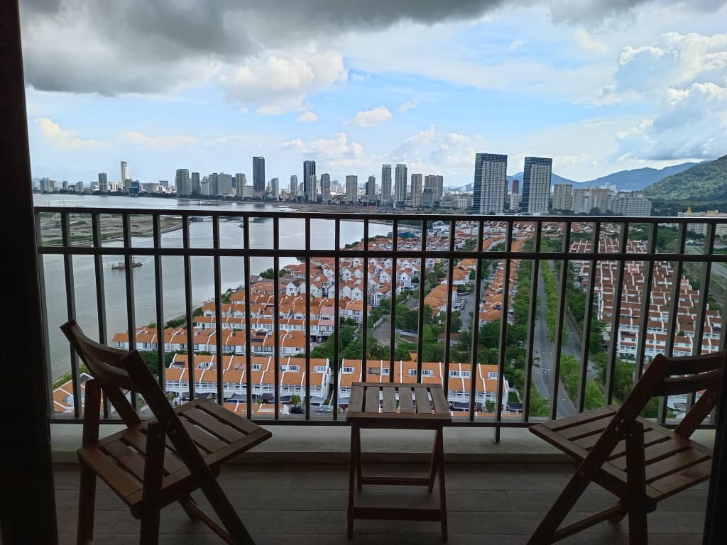 Straits Residences Condominium For Sale