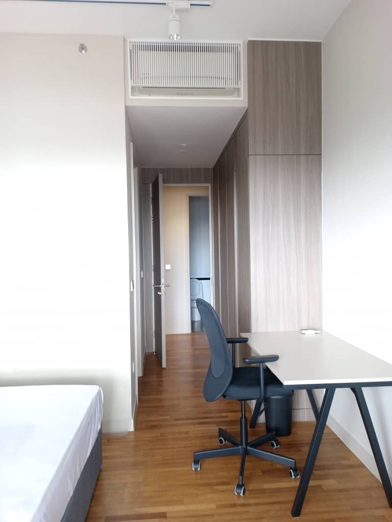 Straits Residences Condominium For Sale
