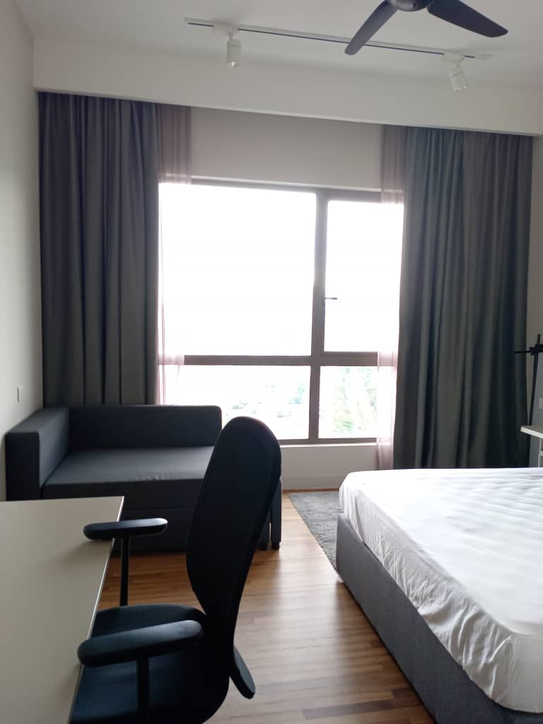 Straits Residences Condominium For Sale