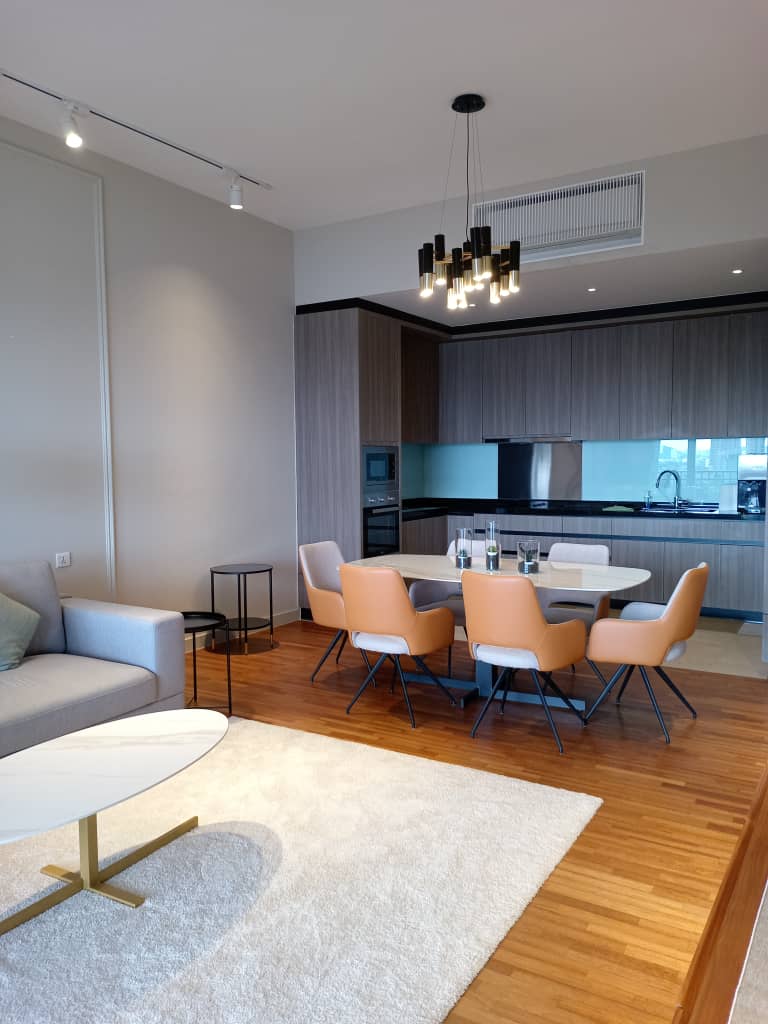 Straits Residences Condominium For Sale