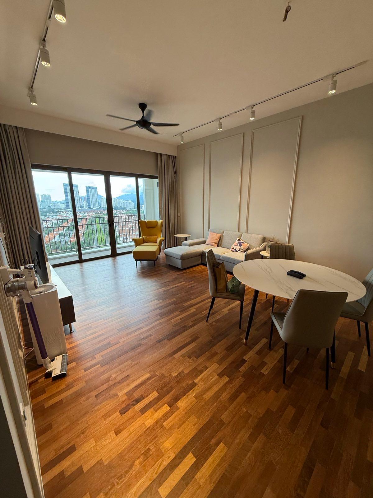 Straits Residences Condominium For Sale