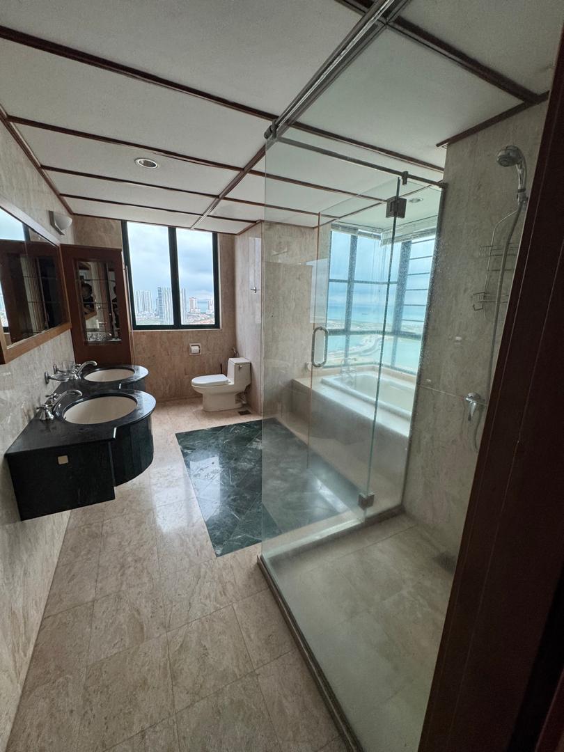 The Regency Condominium For Rent