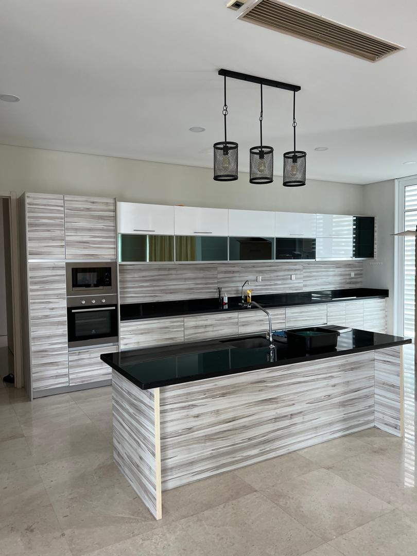 8 Gurney (The Shore Condominium) For Sale