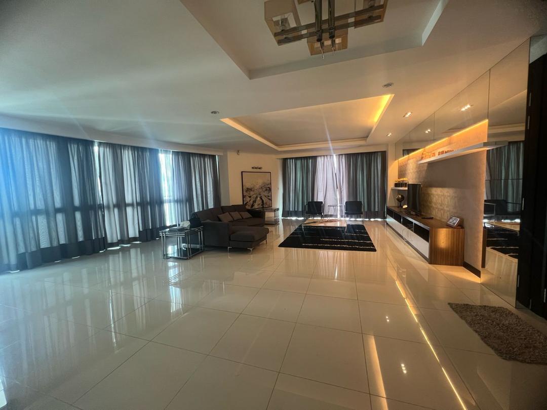 Gurney Paragon Condominium For Sale