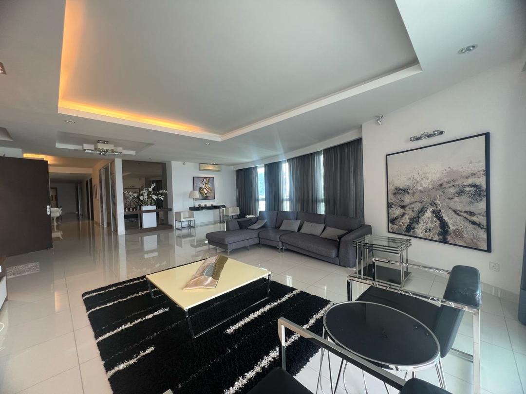 Gurney Paragon Condominium For Sale