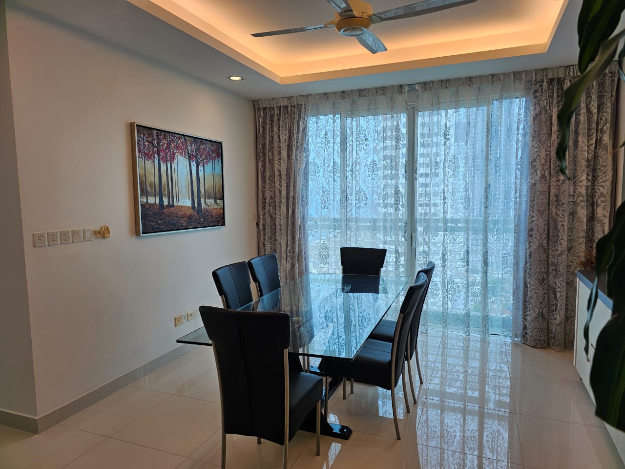 Gurney Paragon Condominium For Rent