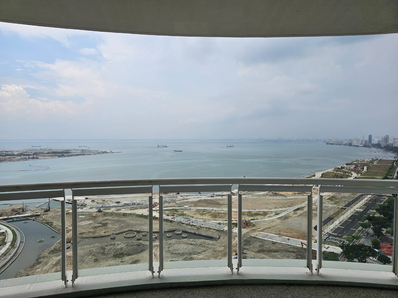 Gurney Paragon Condominium For Rent