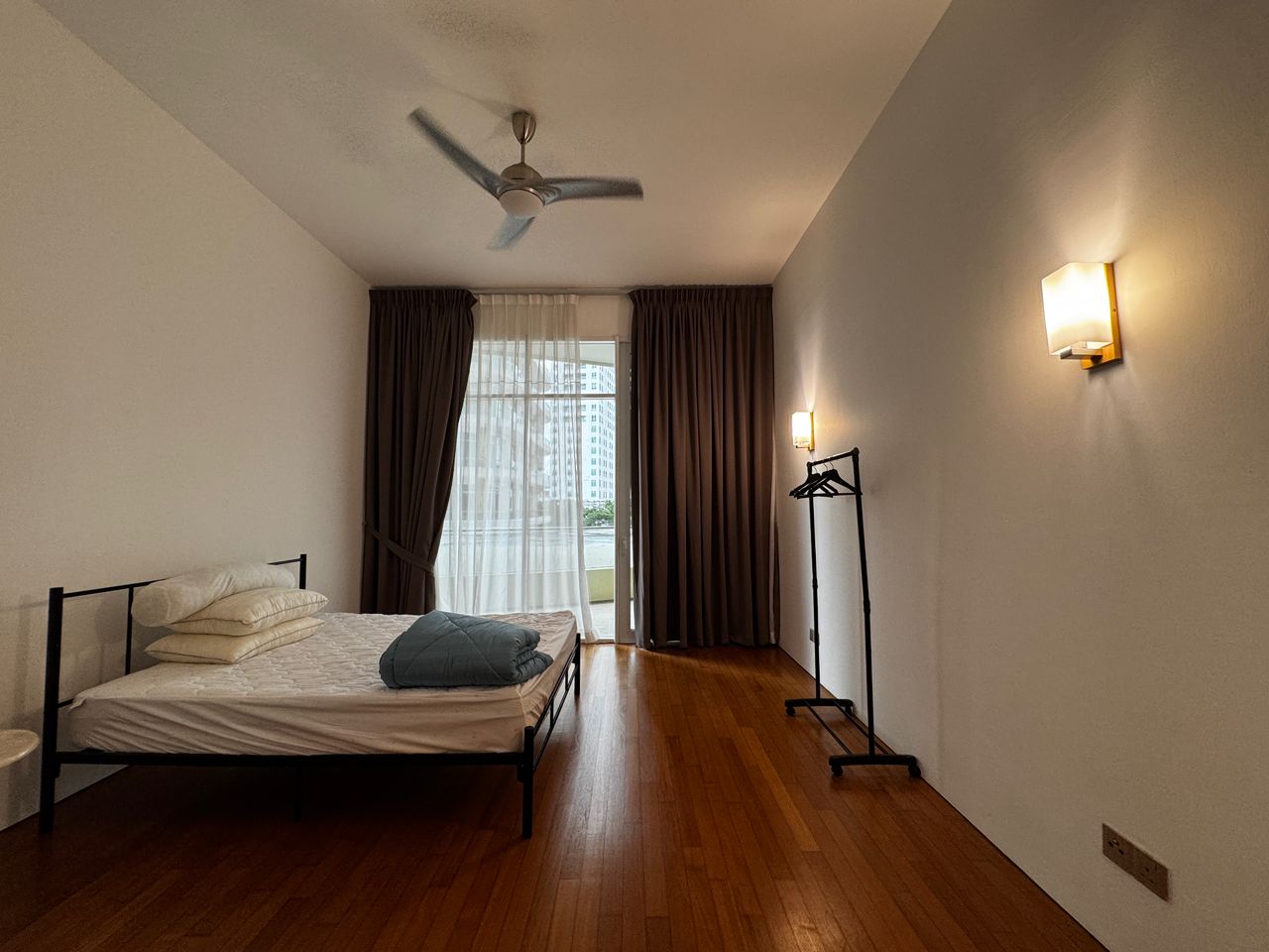 8 Gurney (The Shore Condominium) For Sale